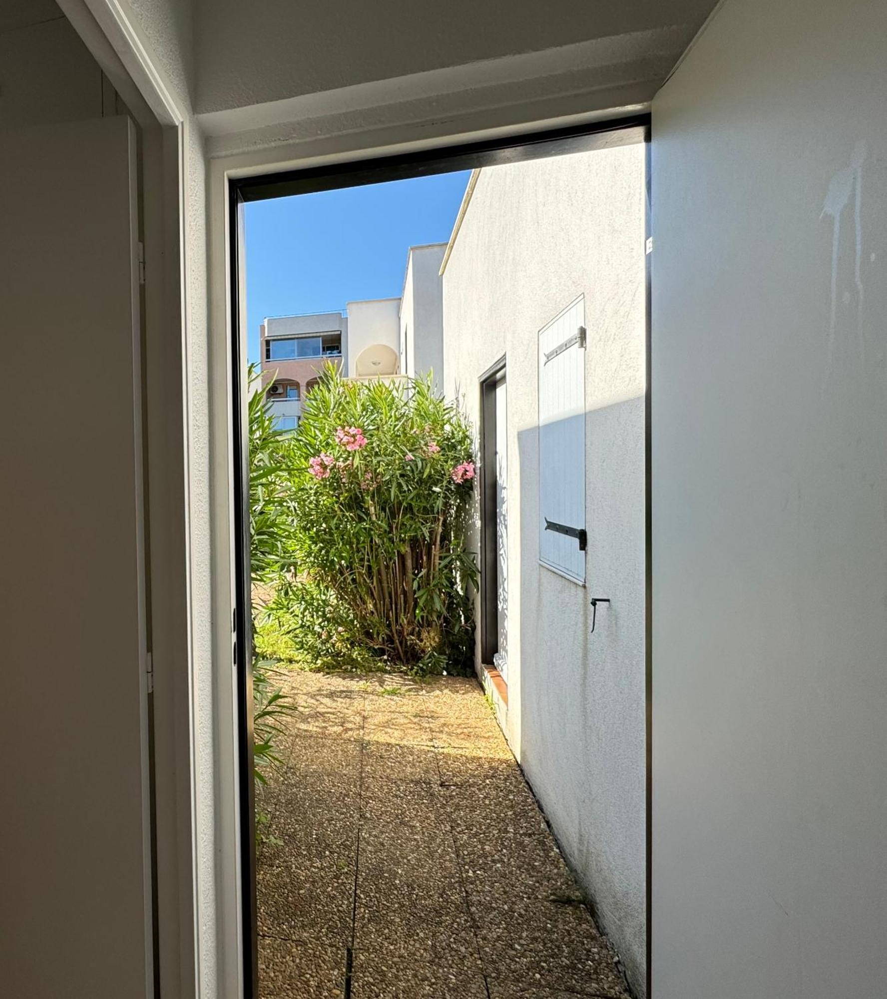 Beach Cannes Bungalows Le Cannet Bagian luar foto