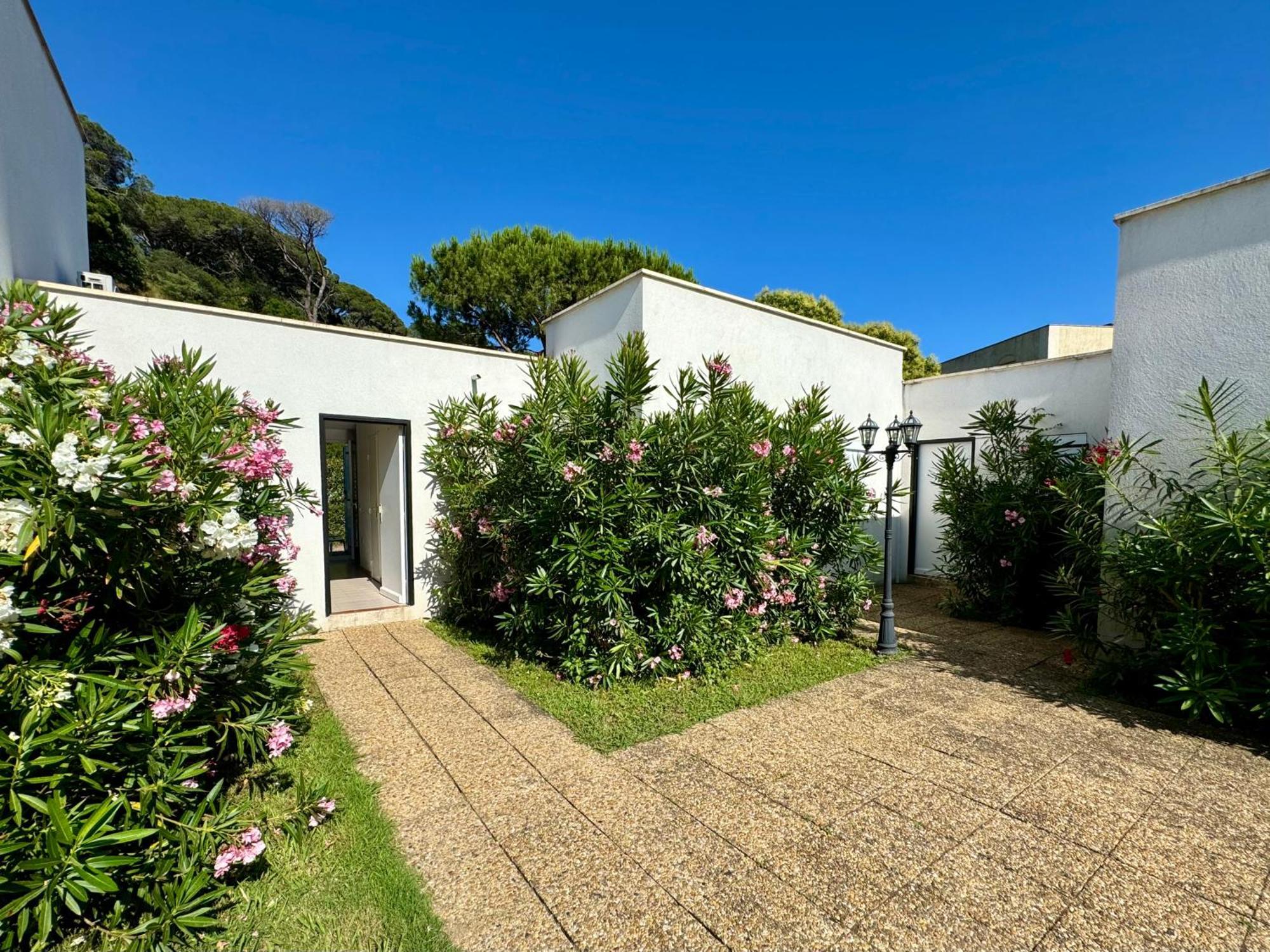 Beach Cannes Bungalows Le Cannet Bagian luar foto